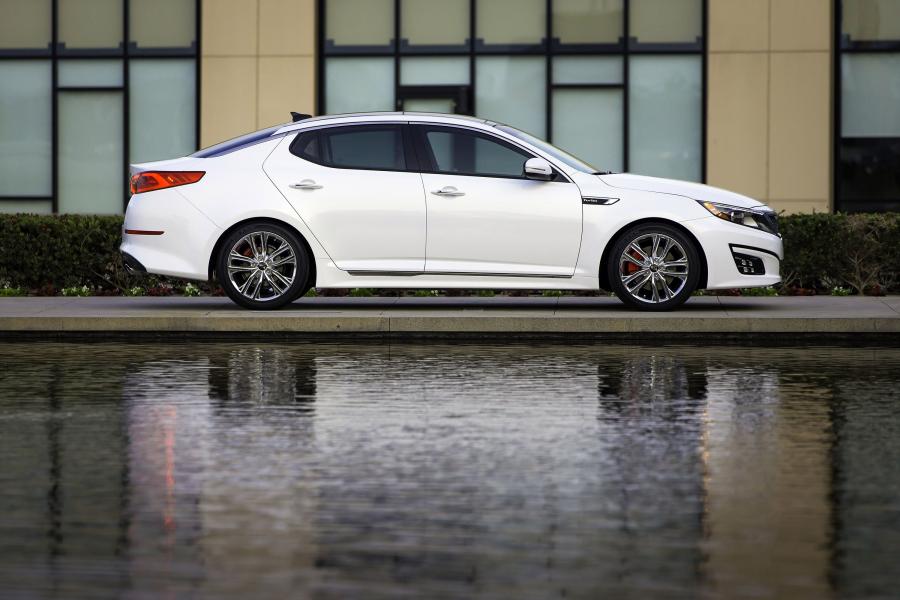  Kia Optima 2015 года  (фото 31 из 51)